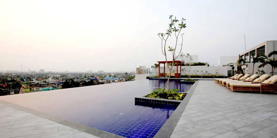 flats in em bypass with Roof top Swimming pool